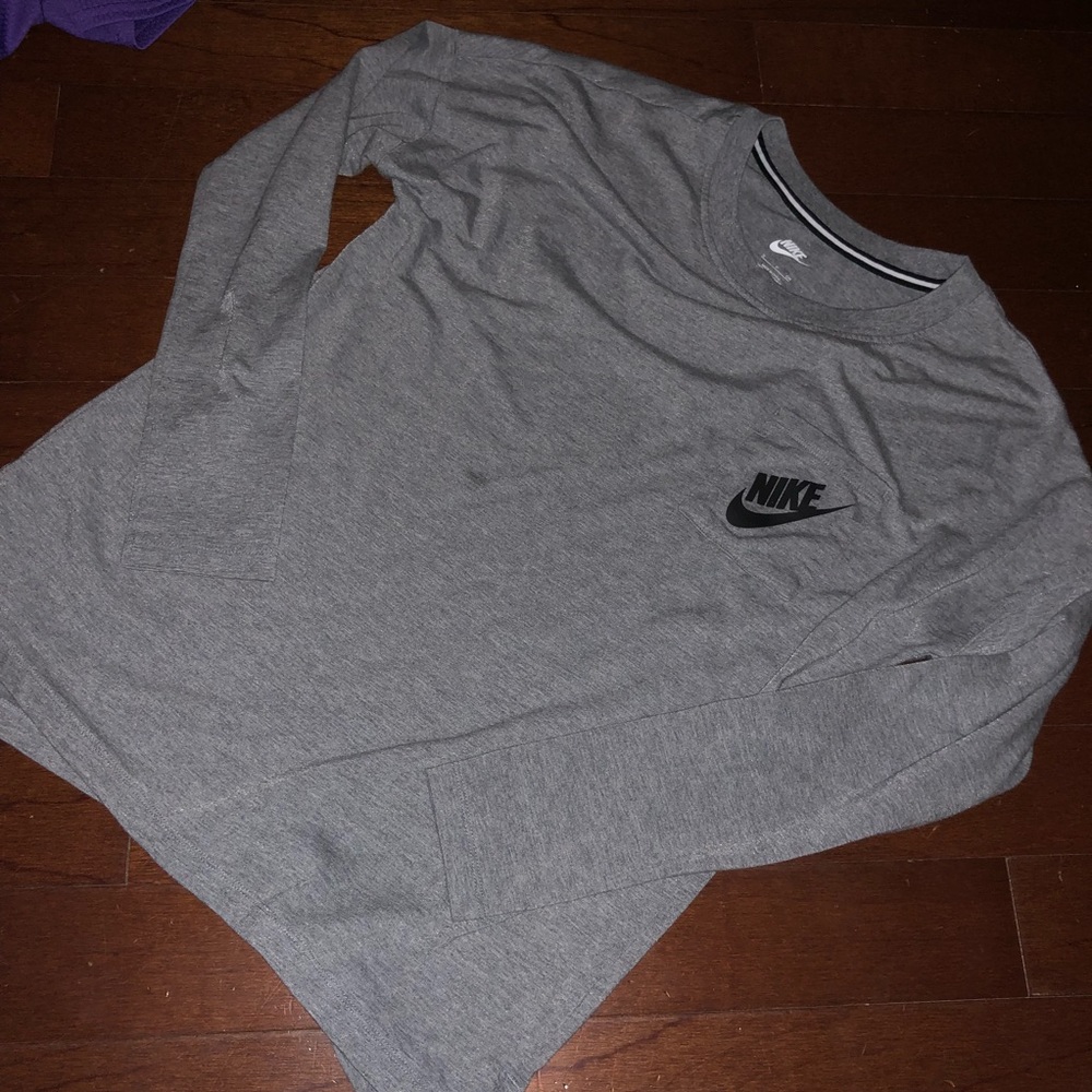 NIKE LONG SLEEVE TEE